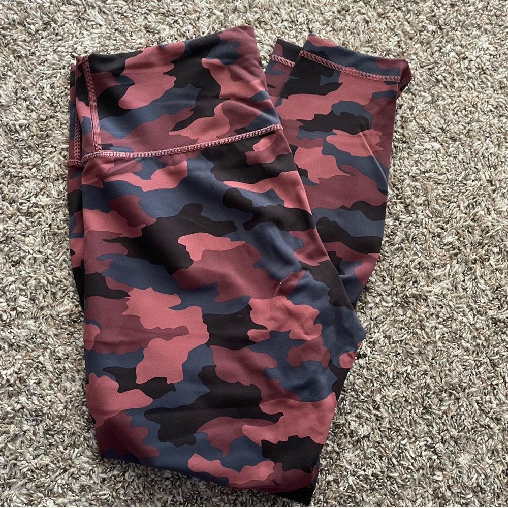 Lululemon Wunder Train High Rise Tight 25” - Picture 2 of 7